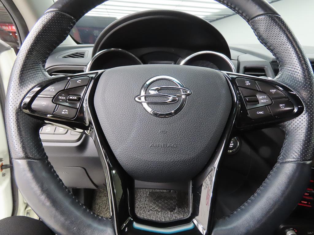Ssangyong Tivoli - Vista 8
