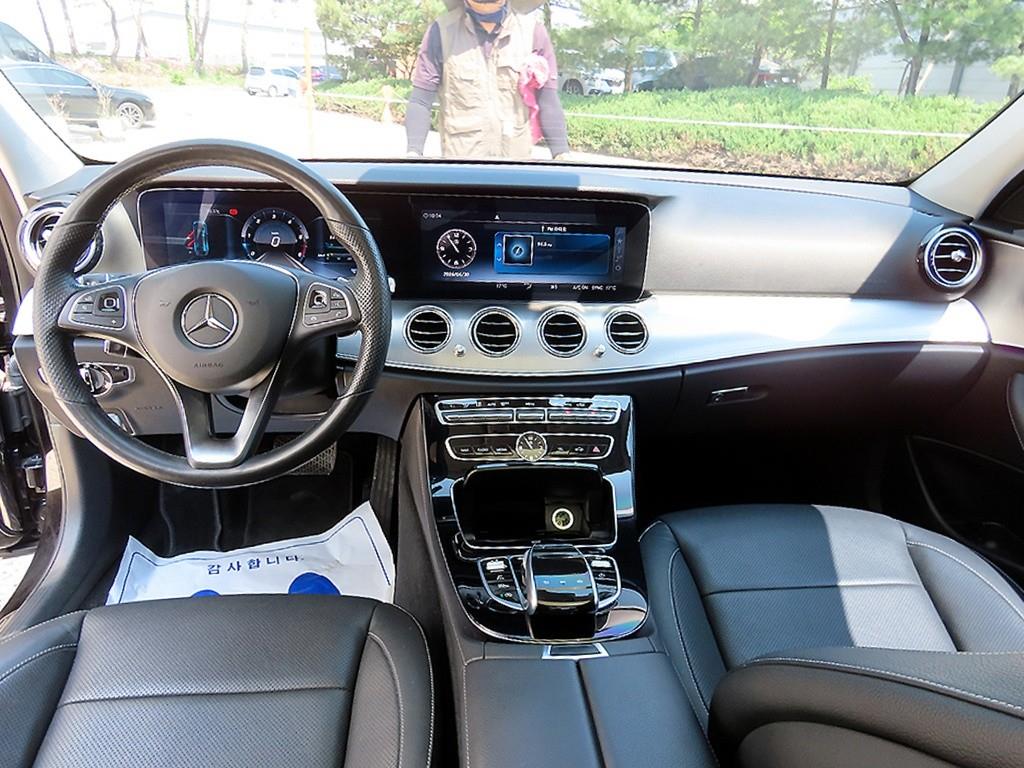 Mercedes Benz E class - Vista 7