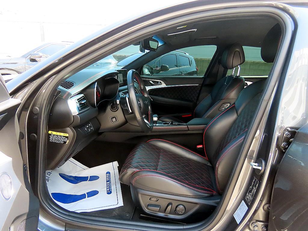 Genesis G70 - Vista 5