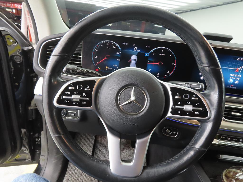 Mercedes Benz GLE Class - Vista 8