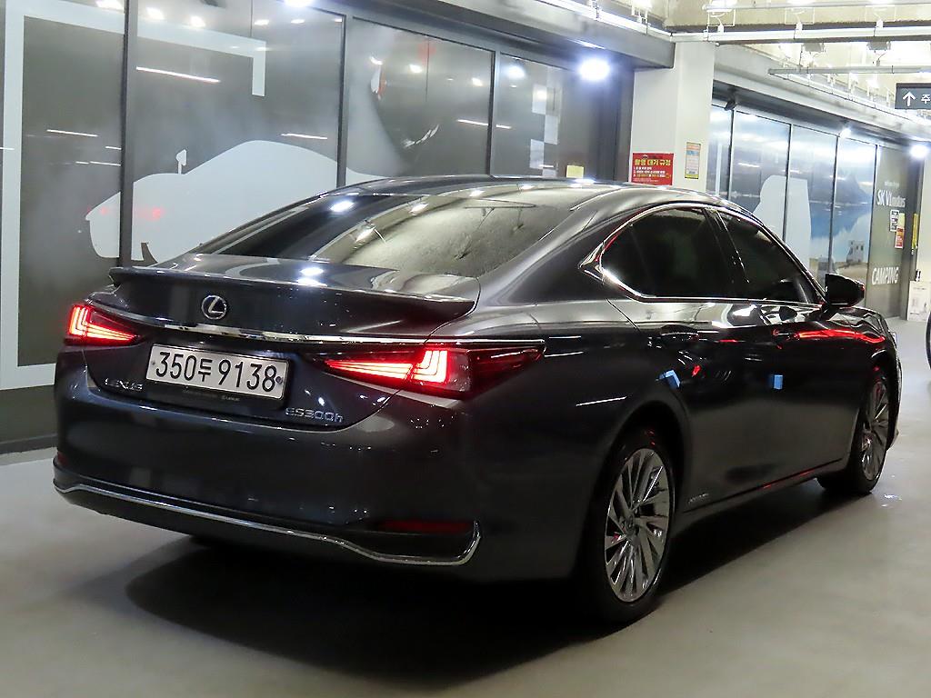 Lexus ES - Vista 4