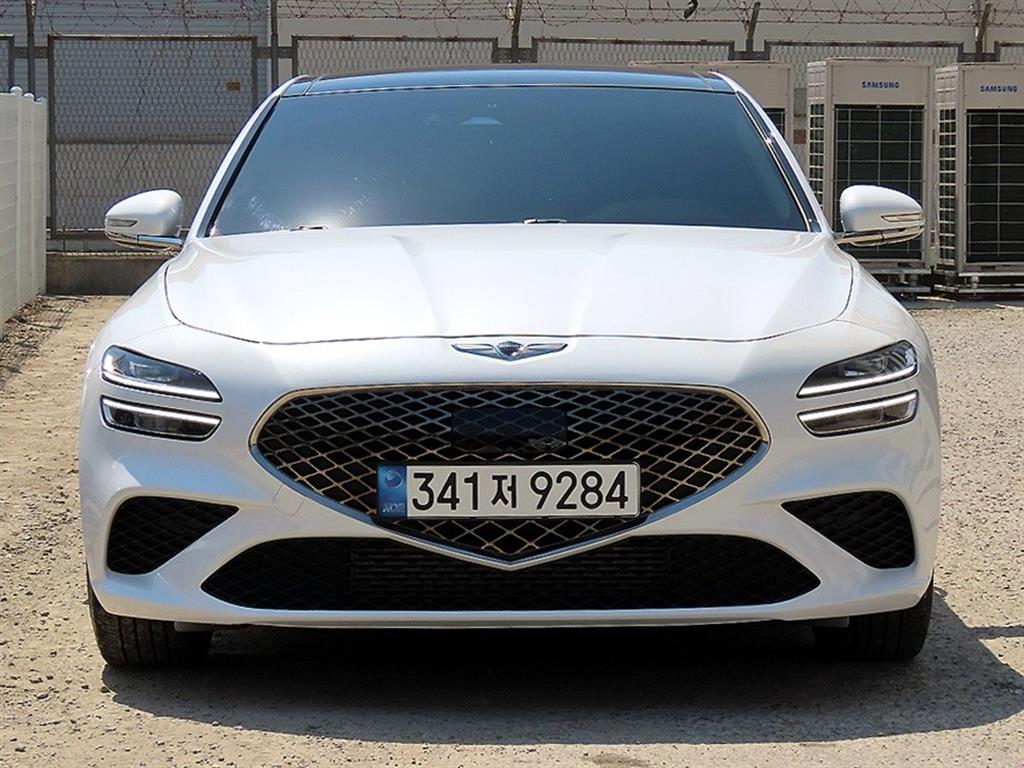 Genesis G70 2023 Blanco - Importación desde Corea - HF Imports Iquique - Foto 1