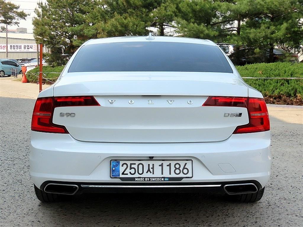 Volvo S90 - Vista 4
