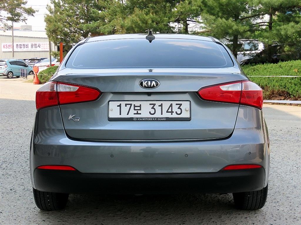 KIA K3 - Vista 4