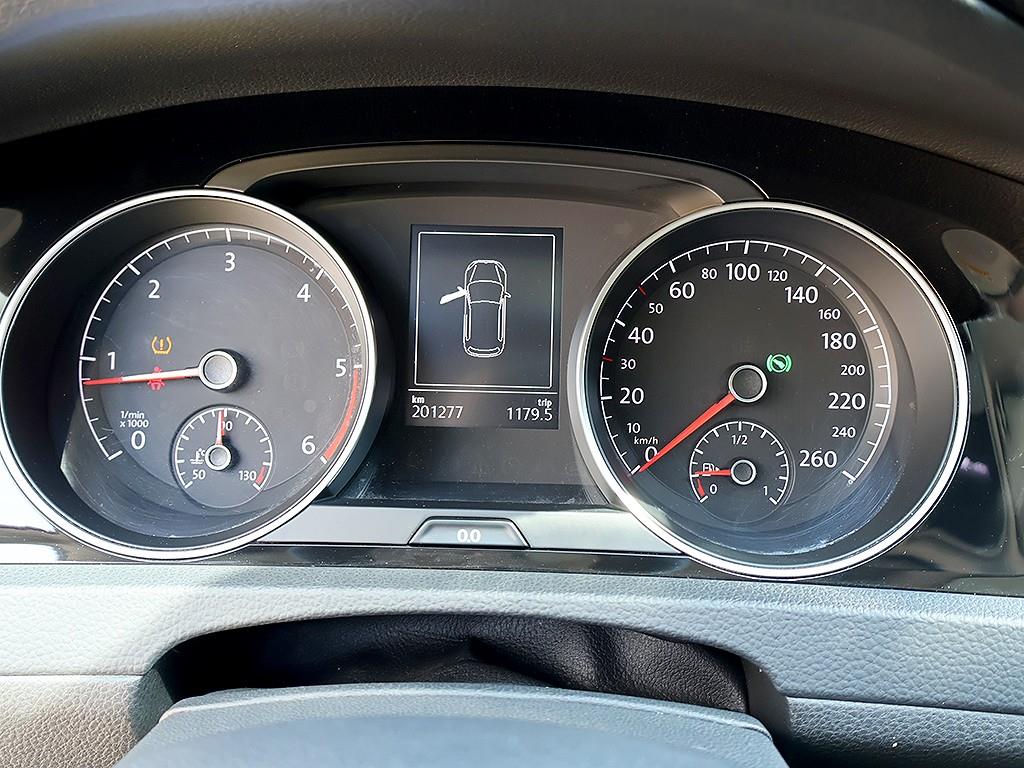 Volkswagen Golf - Vista 11