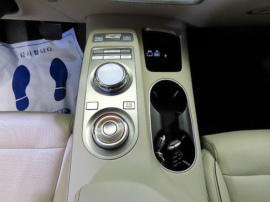 Genesis GV70 - Vista 12
