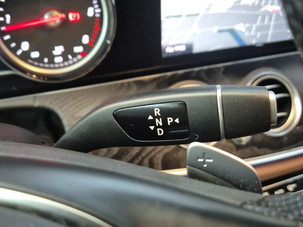 Mercedes Benz E class - Vista 8