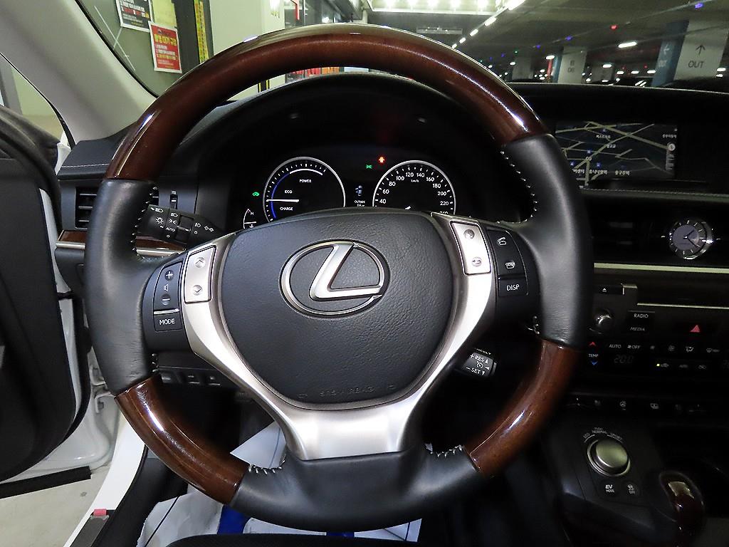 Lexus ES - Vista 8