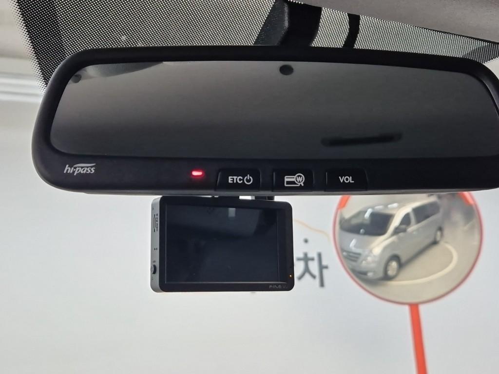 HYUNDAI Starex - Vista 11