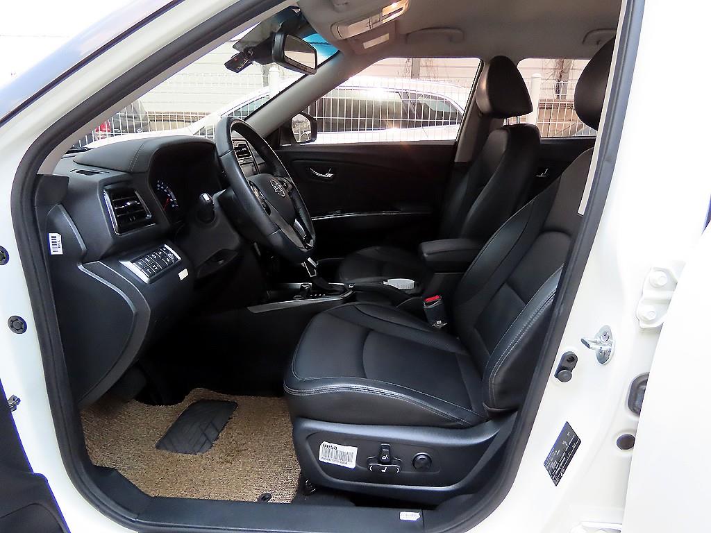 Ssangyong Tivoli - Vista 5