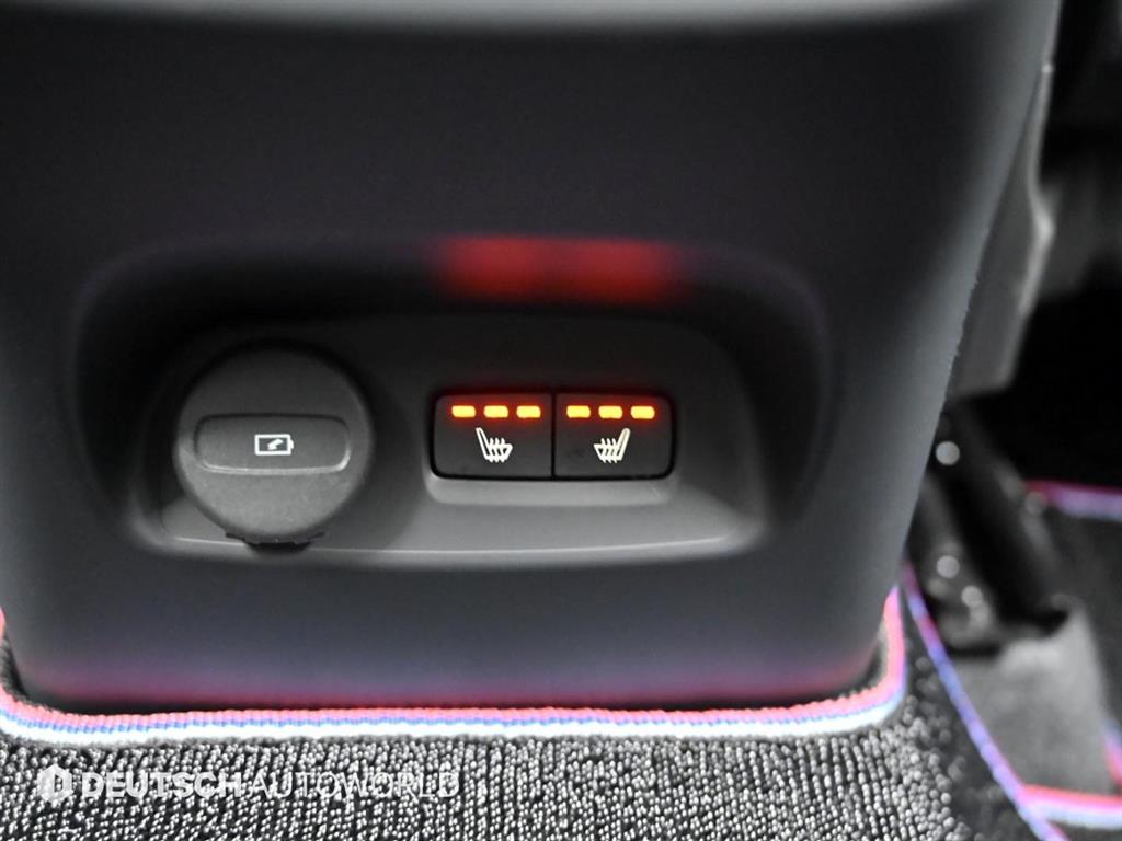 Volvo XC40 2025 Negro - Importación desde Corea - HF Imports Iquique - Foto 18