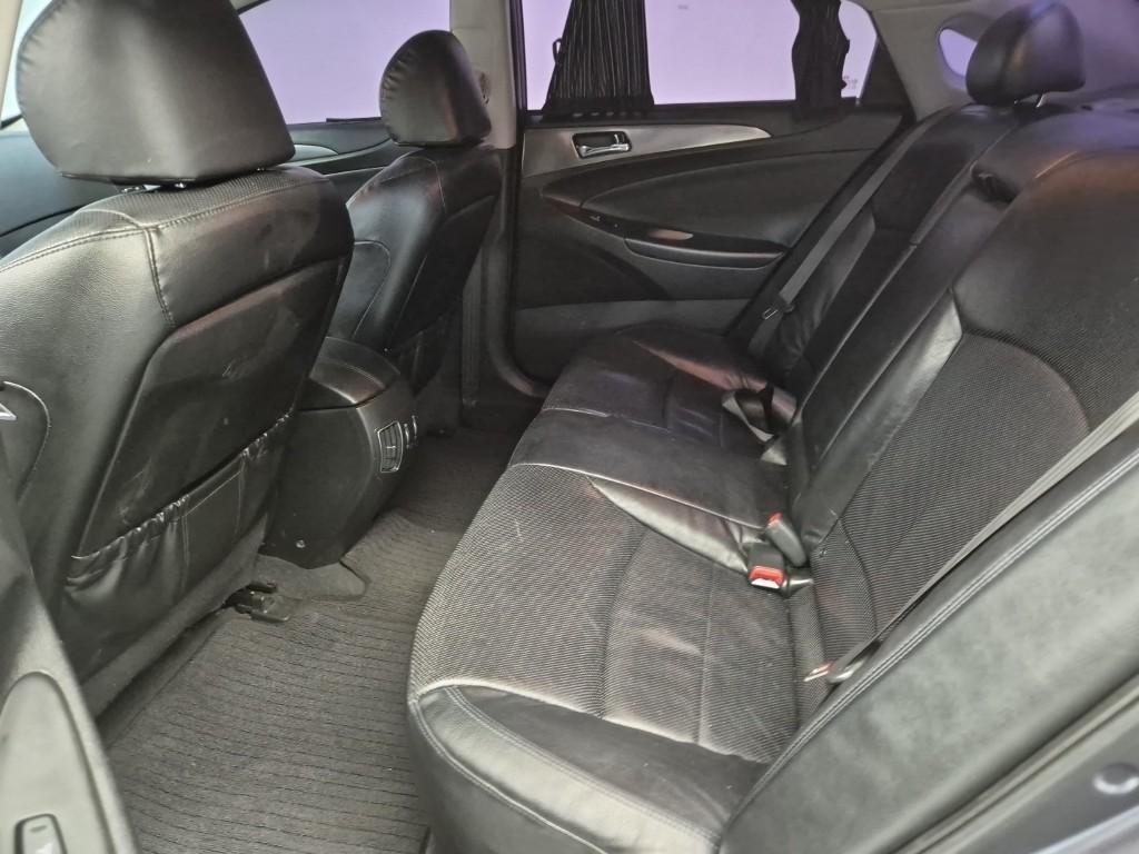 HYUNDAI Sonata - Vista 12
