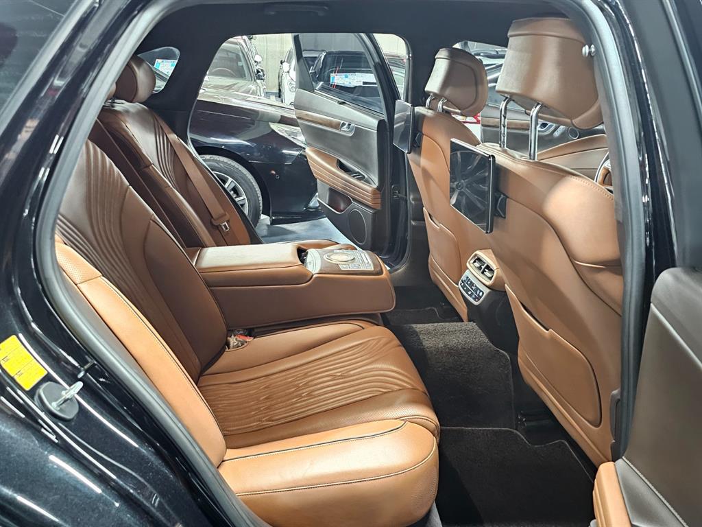 Genesis G80 - Vista 12