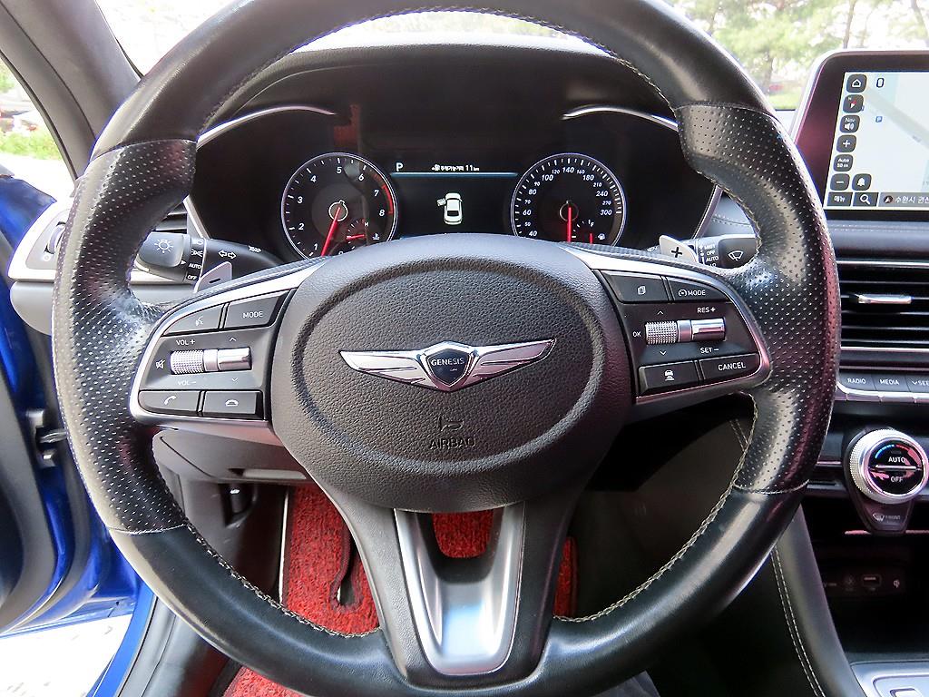 Genesis G70 - Vista 8