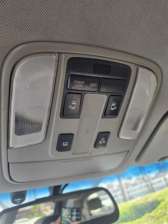 KIA Carnival - Vista 4