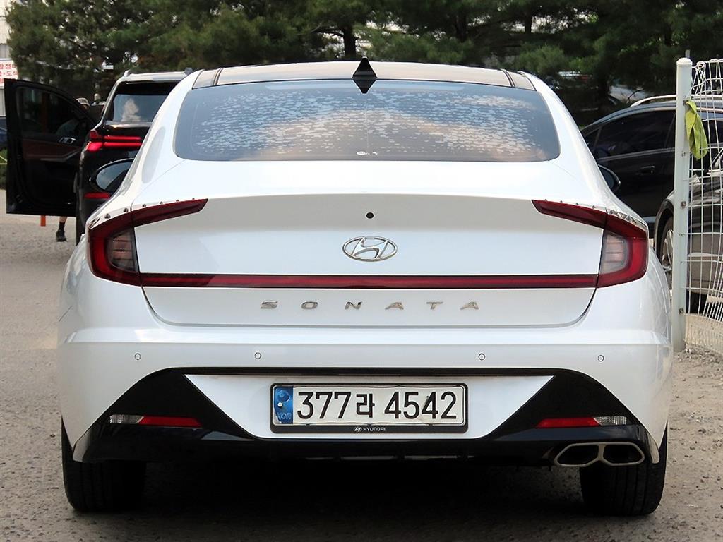 HYUNDAI Sonata - Vista 4