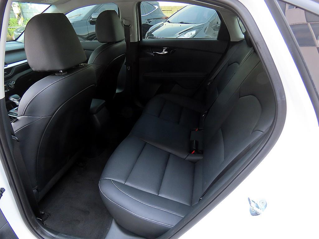 KIA K3 - Vista 6