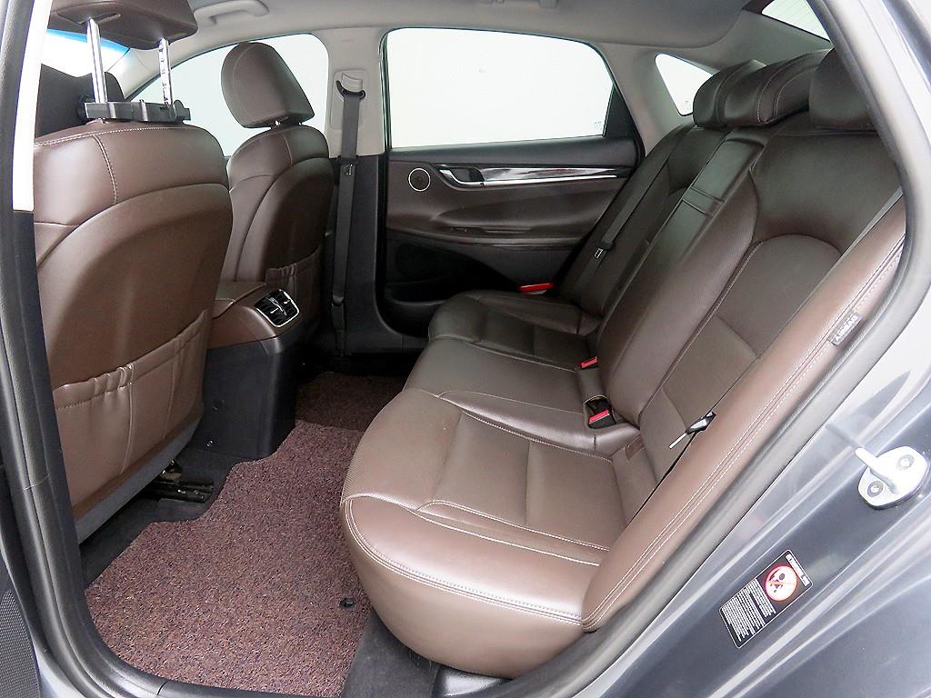 HYUNDAI Grandeur - Vista 6