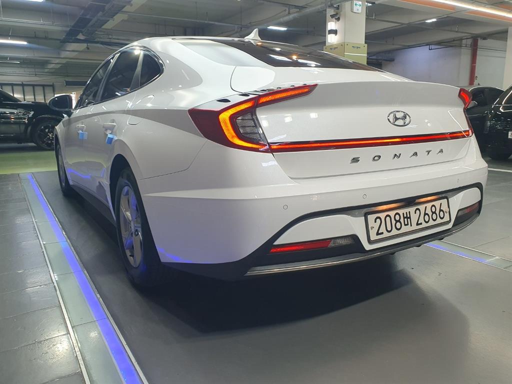 HYUNDAI Sonata - Vista 4