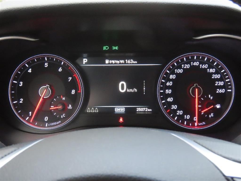 Genesis G70 - Vista 9