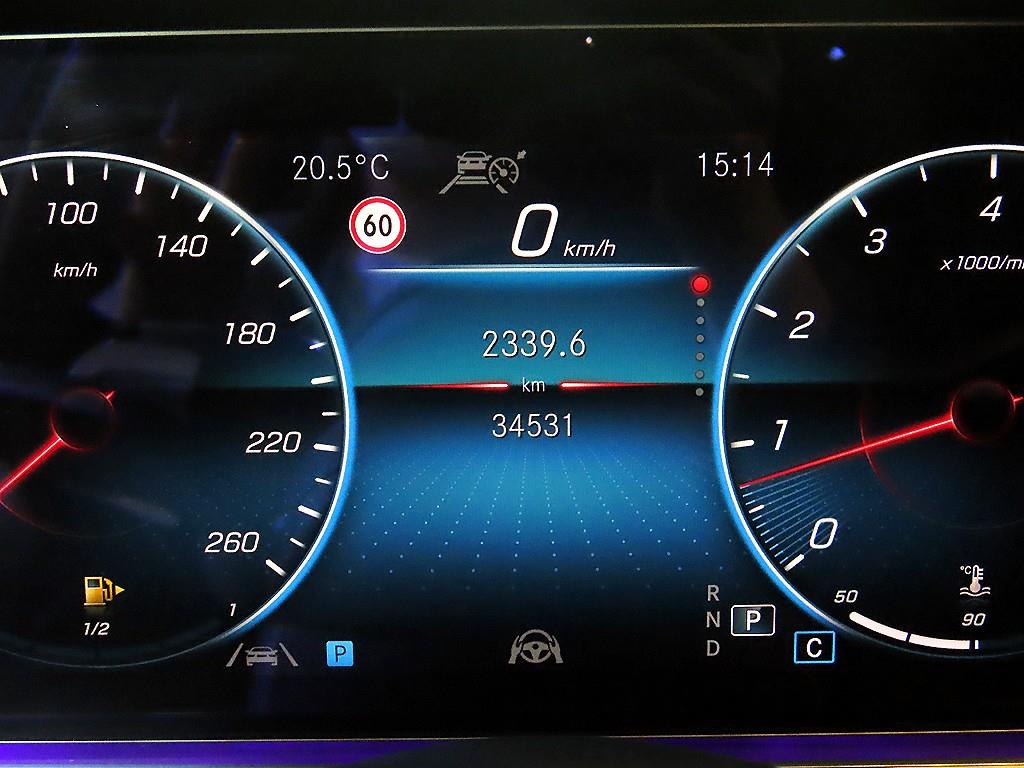 Mercedes Benz E class - Vista 9