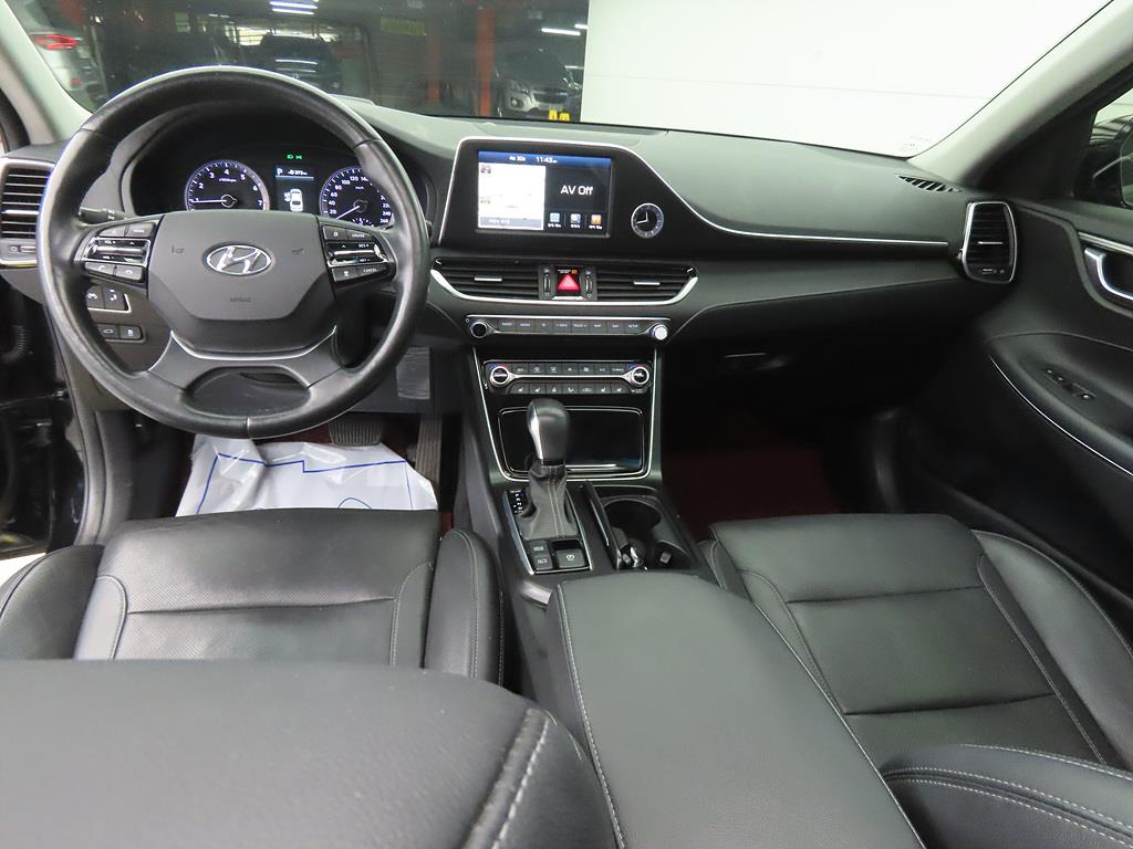 HYUNDAI Grandeur - Vista 7