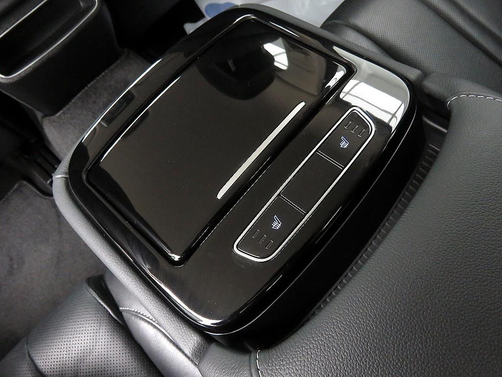 Genesis G80 - Vista 10