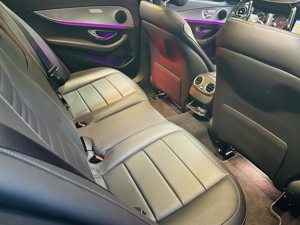 Mercedes Benz E class - Vista 7