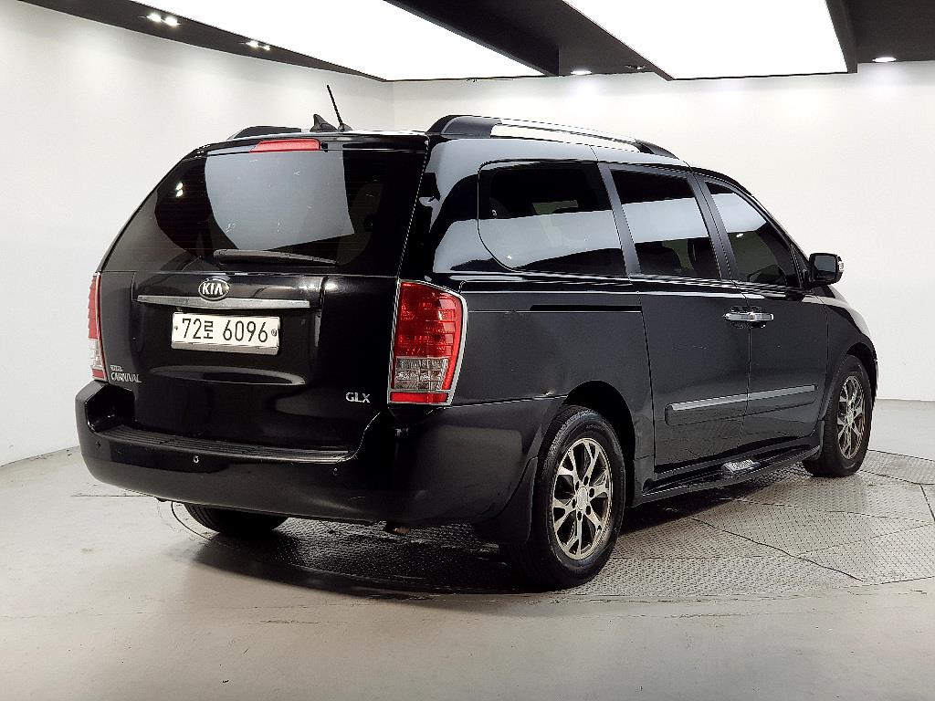 KIA Carnival - Vista 4