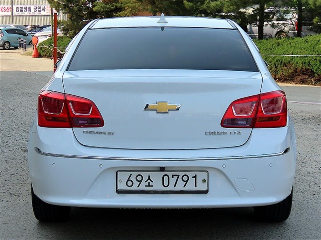 Chevrolet Cruise - Vista 4