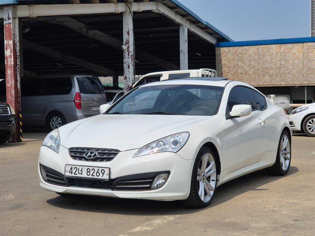 HYUNDAI Genesis - Vista 2