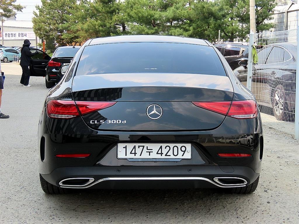 Mercedes Benz CLS Class - Vista 4
