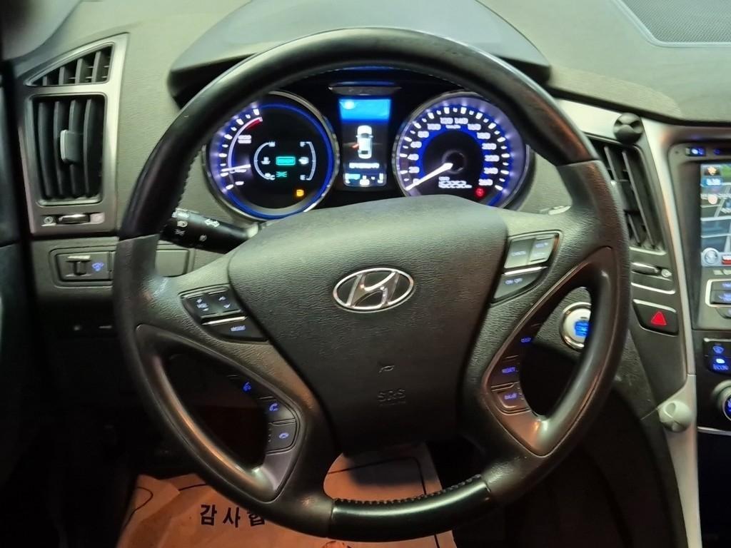 HYUNDAI Sonata - Vista 9