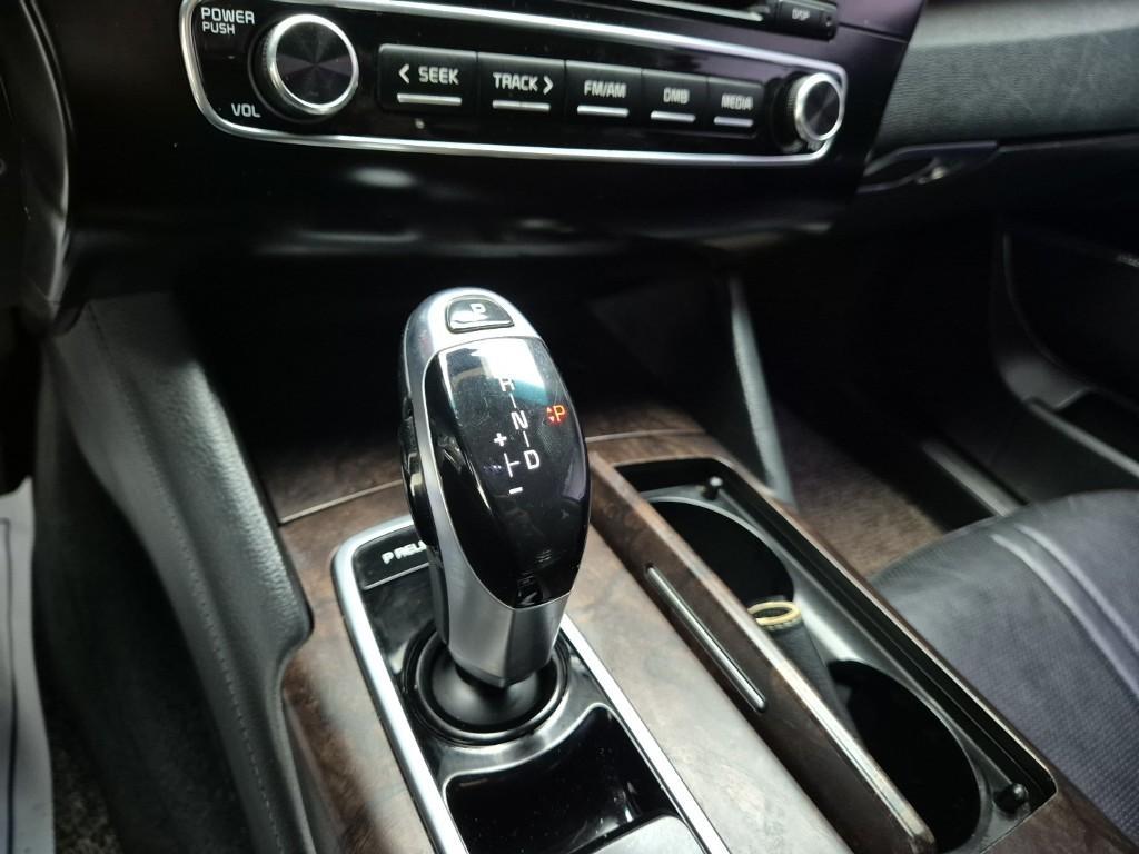 KIA K9 - Vista 9