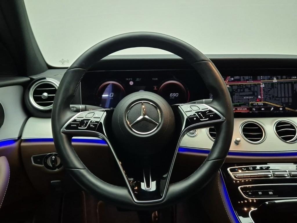 Mercedes Benz E class - Vista 9