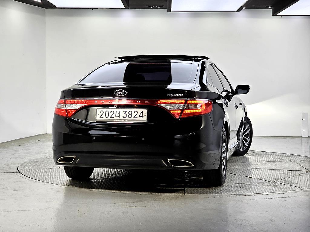HYUNDAI Grandeur - Vista 3