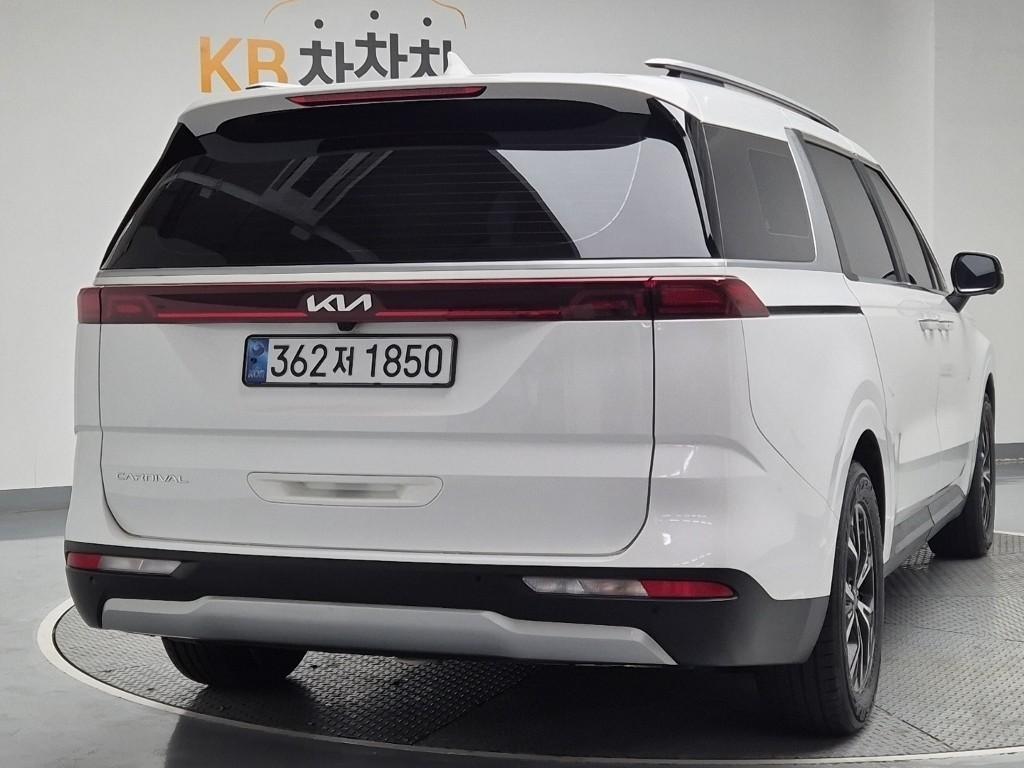 KIA Carnival - Vista 2
