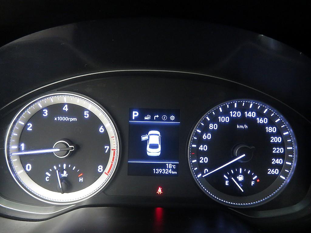 HYUNDAI Grandeur - Vista 12