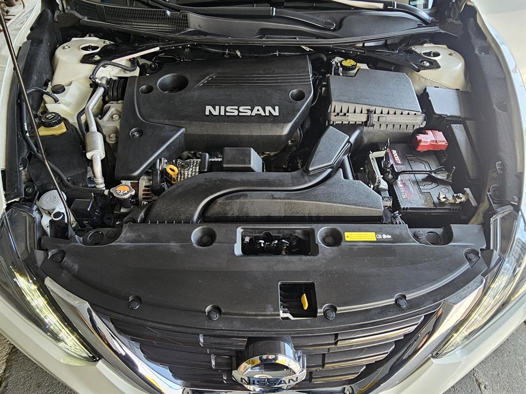 Nissan Altima - Vista 5
