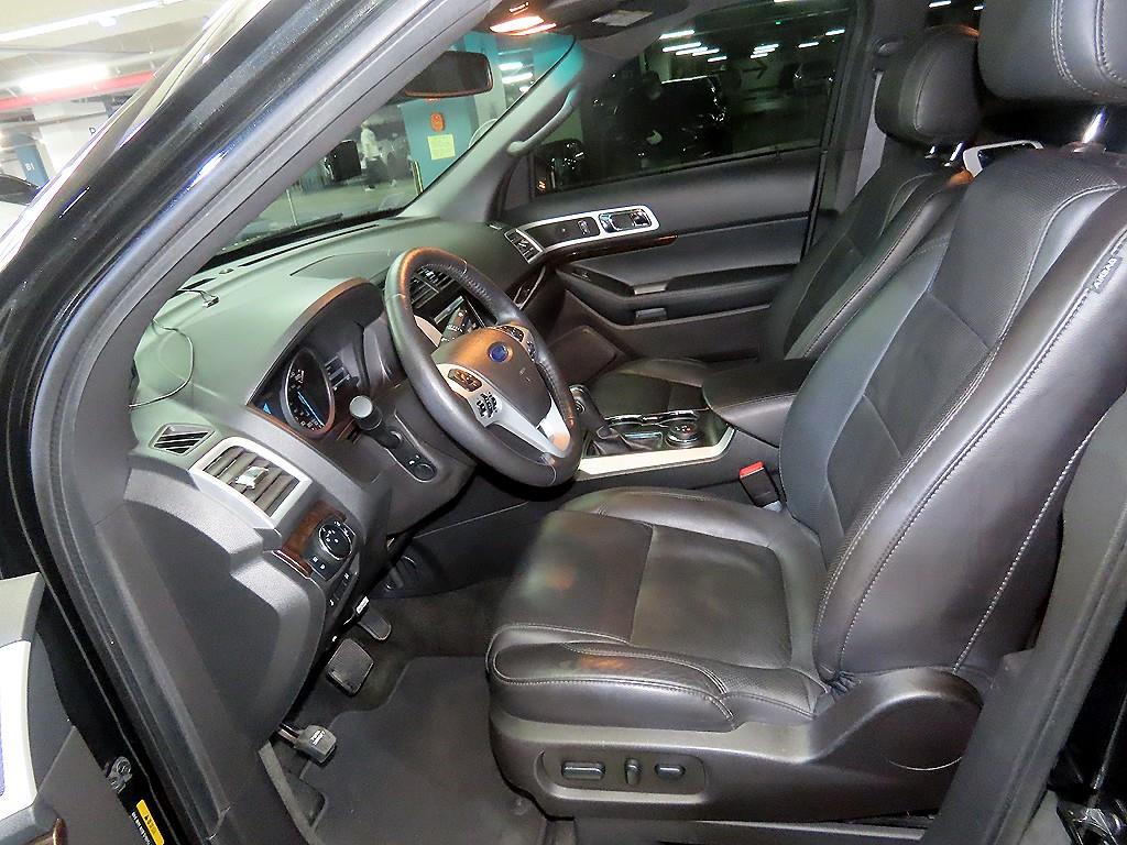 Ford Explorer - Vista 6