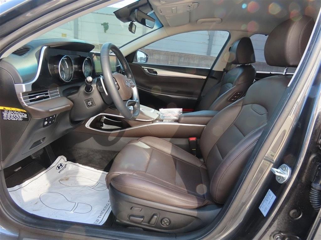 HYUNDAI Grandeur - Vista 9