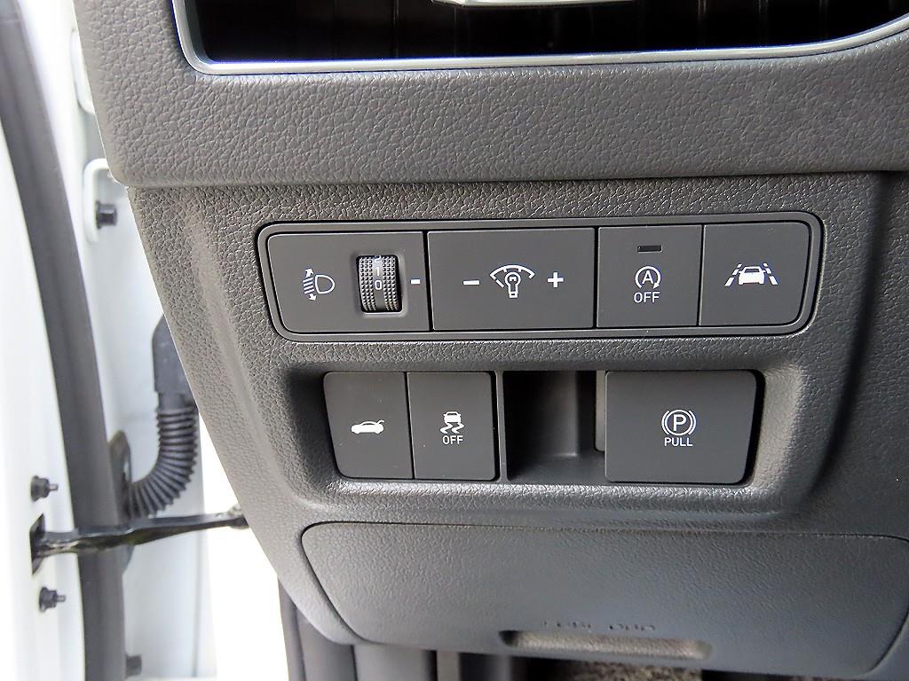 HYUNDAI Sonata - Vista 12