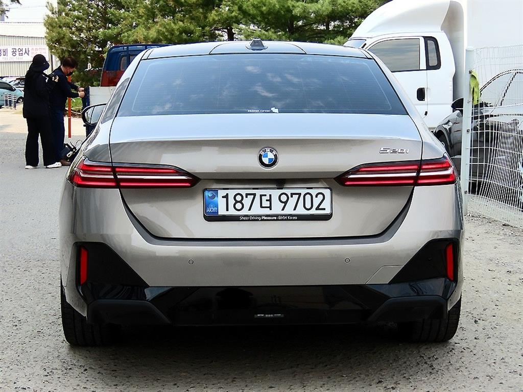 BMW 5 Series - Vista 4