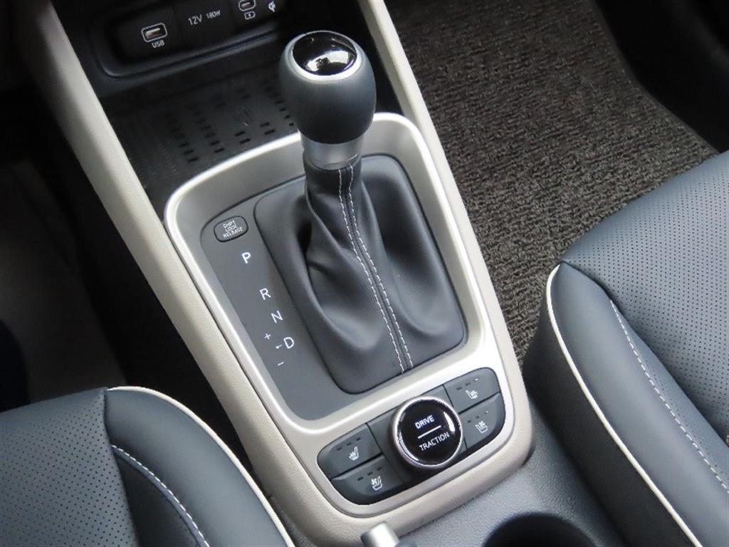 HYUNDAI Venue - Vista 11