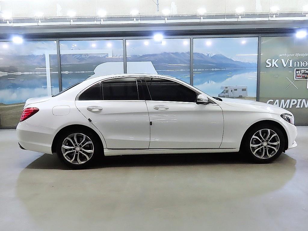 Mercedes Benz C Class - Vista 3
