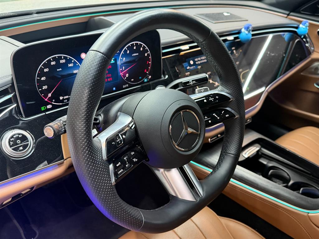 Mercedes Benz E class - Vista 7