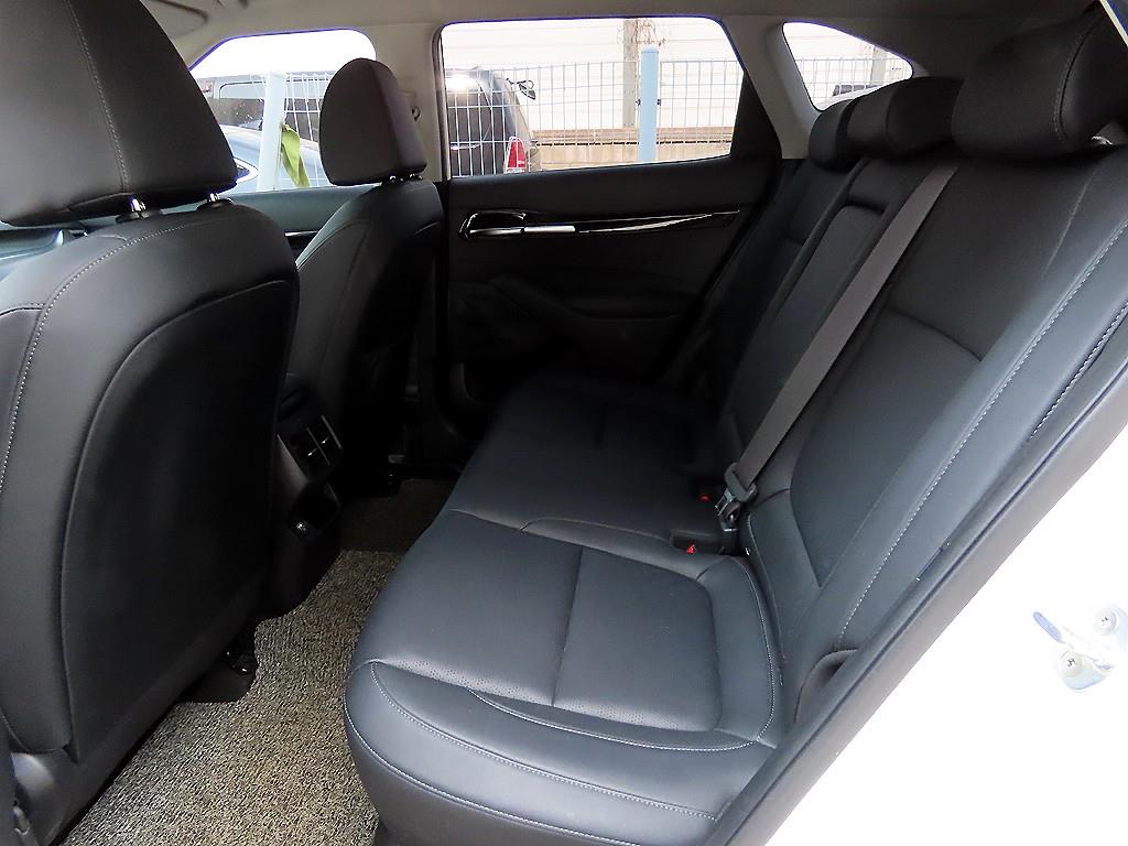 KIA Seltos - Vista 6