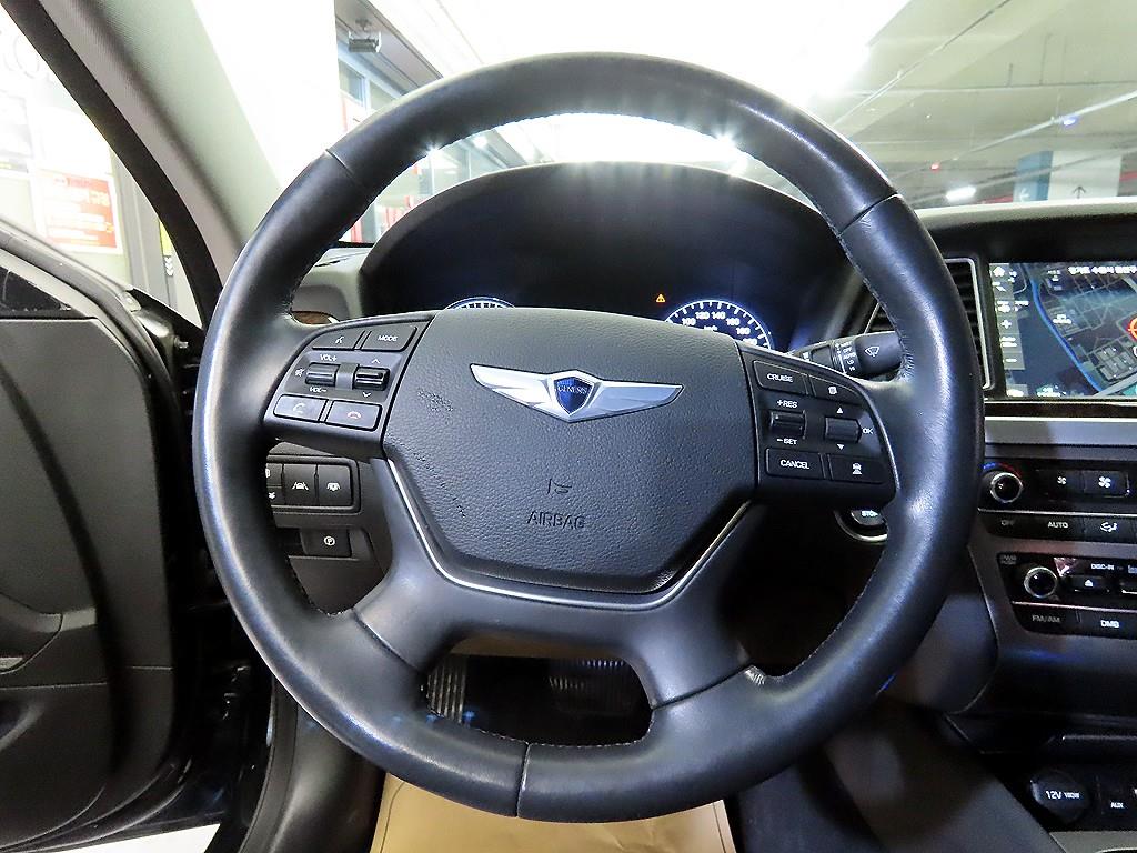 HYUNDAI Genesis - Vista 8