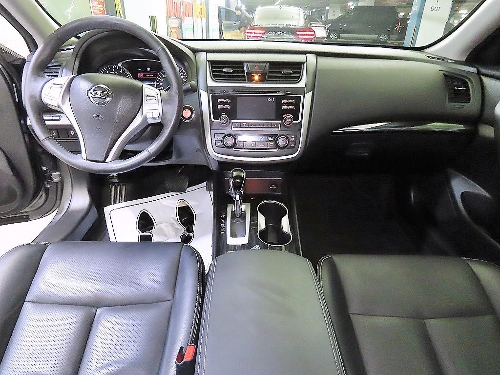 Nissan Altima - Vista 10