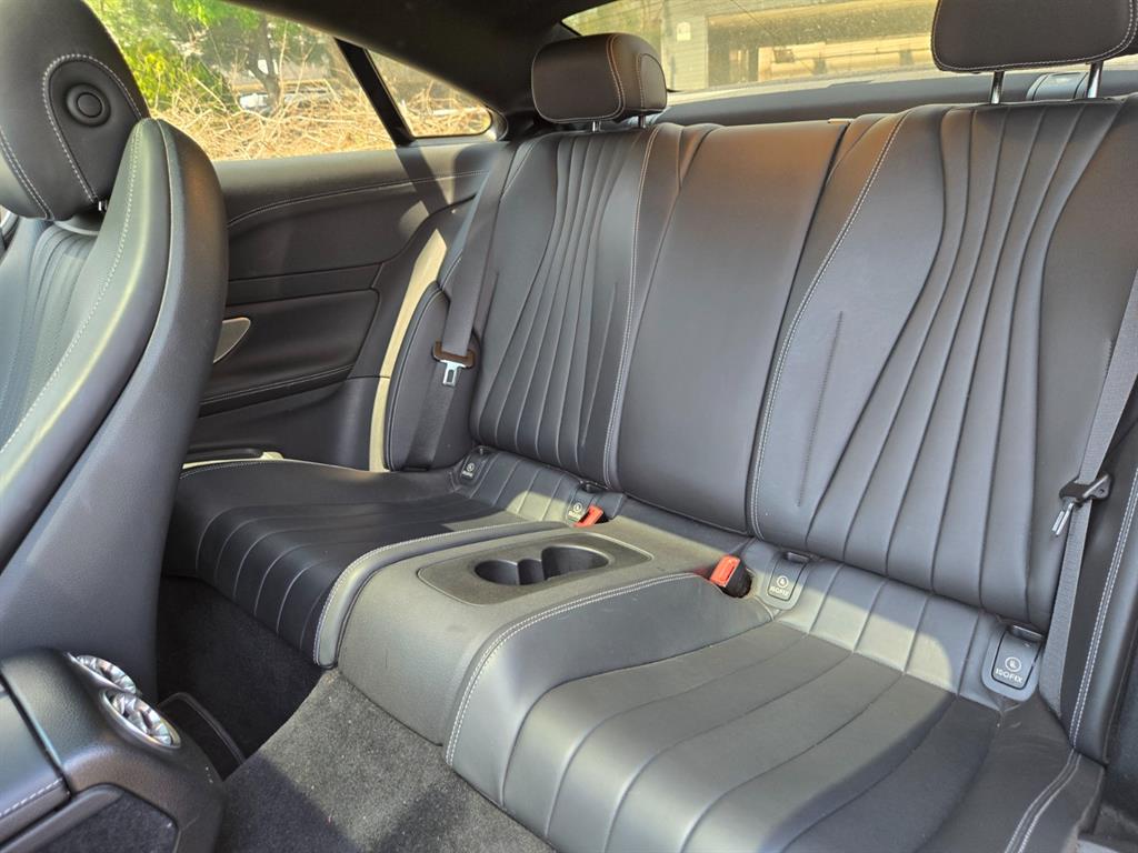 Mercedes Benz E class - Vista 12